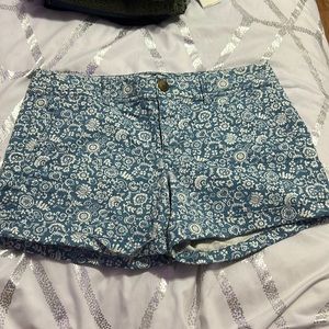 American Eagle Patterned Blue Shorts - Size 10